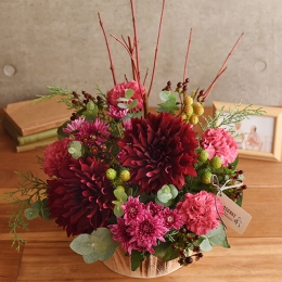 【日比谷花壇】【お供え用】O・SO・NA・E flower 「12月のウッドボックスアレンジメント」