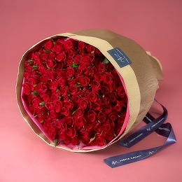〈日比谷花壇〉108本の赤バラの花束「アニバーサリーローズ」